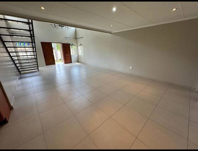 3 BEDROOM HOUSE FOR SALE IN GLEN ERASMIA